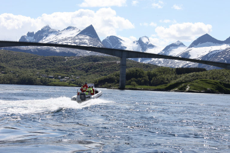 Straumen bru, Børvasstindan og Saltstraumen © Roger Johansen