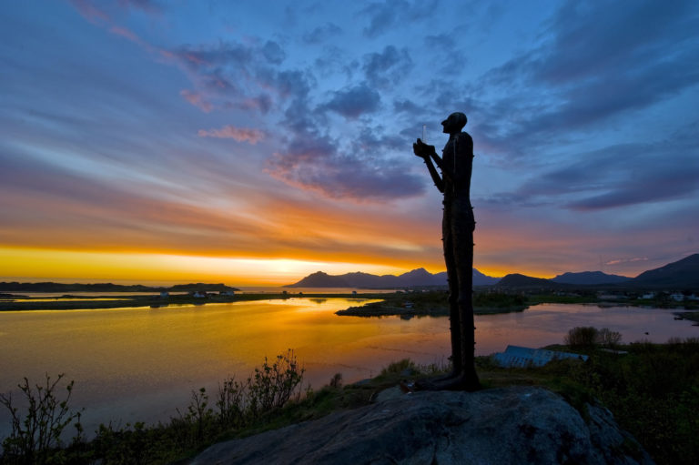 Mannen fra havet våker over ytterkysten i Bø Foto: Øystein Lunde Ingvaldsen / nordnorge.dev09.dekodes.no