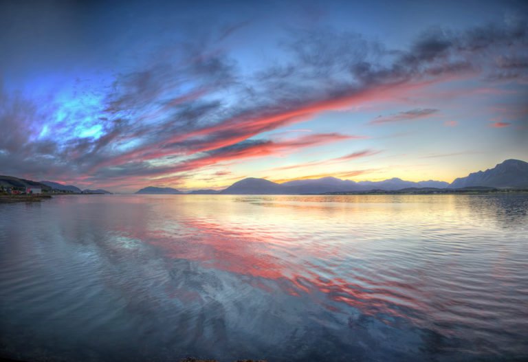 Red across the waterways © Vesterålen Tours