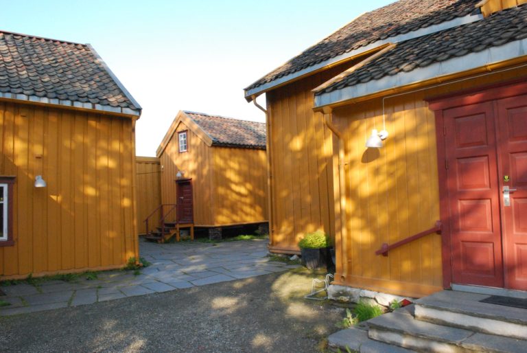 Skansen fra 1790 er byens eldste hus © Knut Hansvold