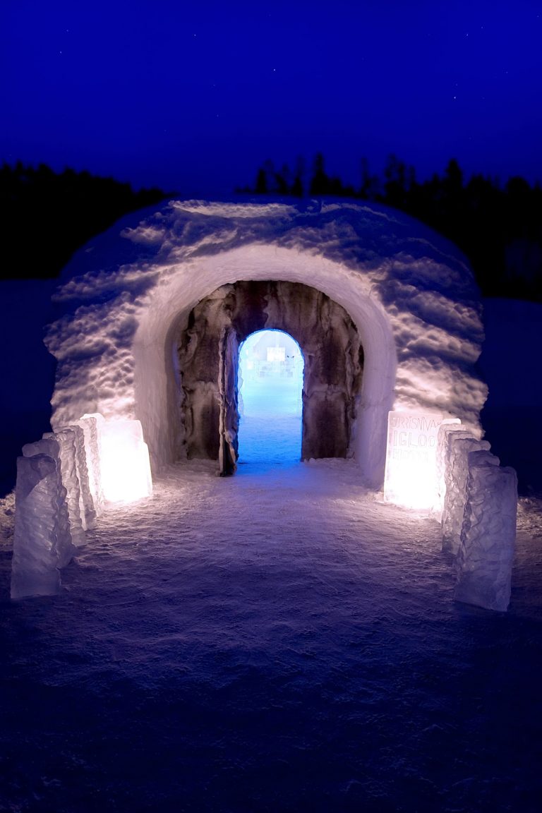 The entrance to the igloo hotel shrouded by reindeer skins © Sorrisniva