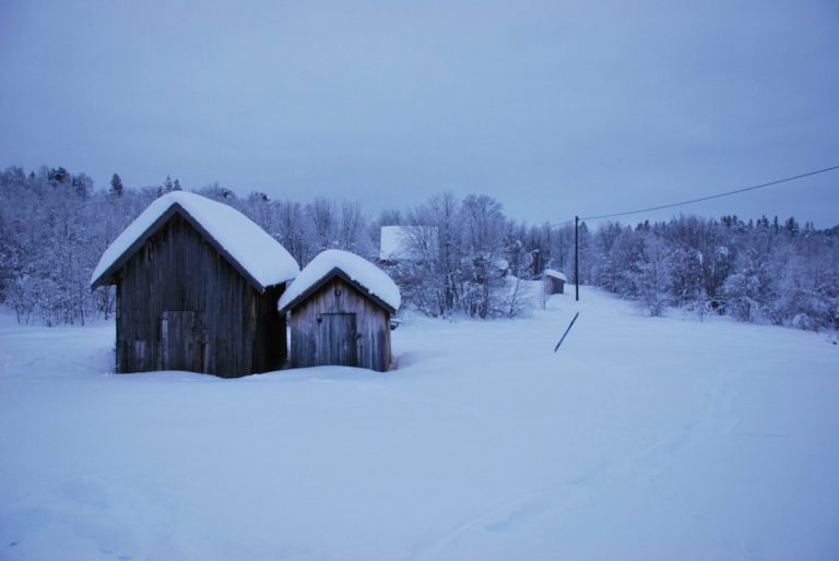 Traditional buildings during your journey past Namdalen © Knut Hansvold