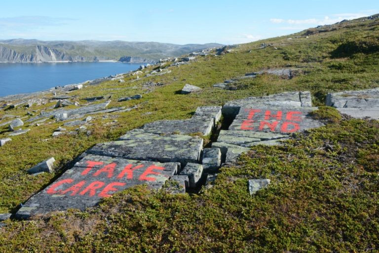 Take heed of the signage © Knut Hansvold