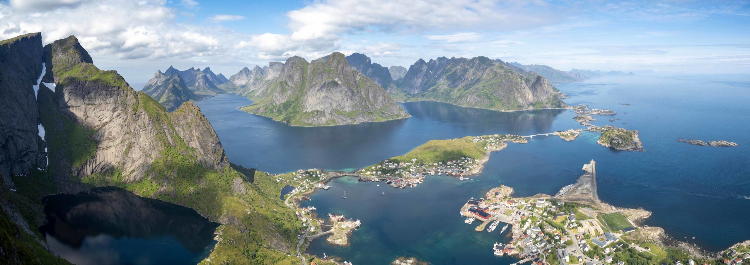 Reinebringen i Lofoten med utsikt over Reine