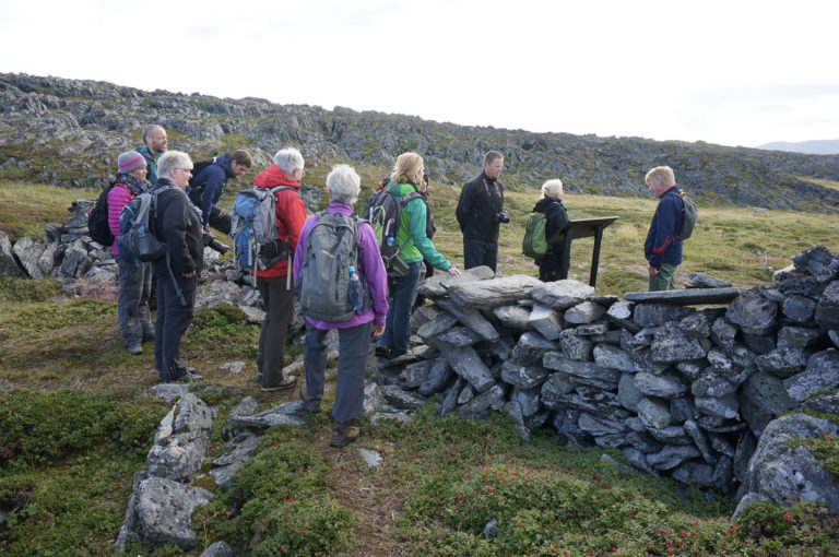 Take your friends along to make the most of the trip © Knut Hansvold