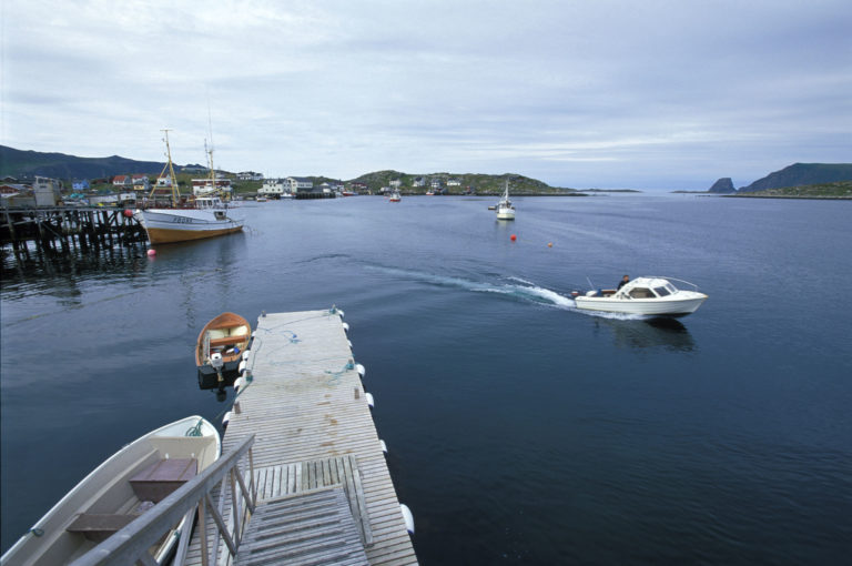 Sommerlig stemning ved kaia i Honningsvåg © Trym Ivar Bergsmo