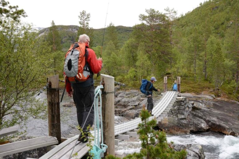 Fine hengebruer gjør det lett å ta seg fram © Knut Hansvold
