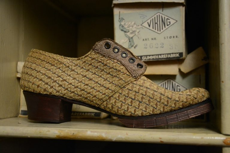 Wartime shoe fashion © Knut Hansvold
