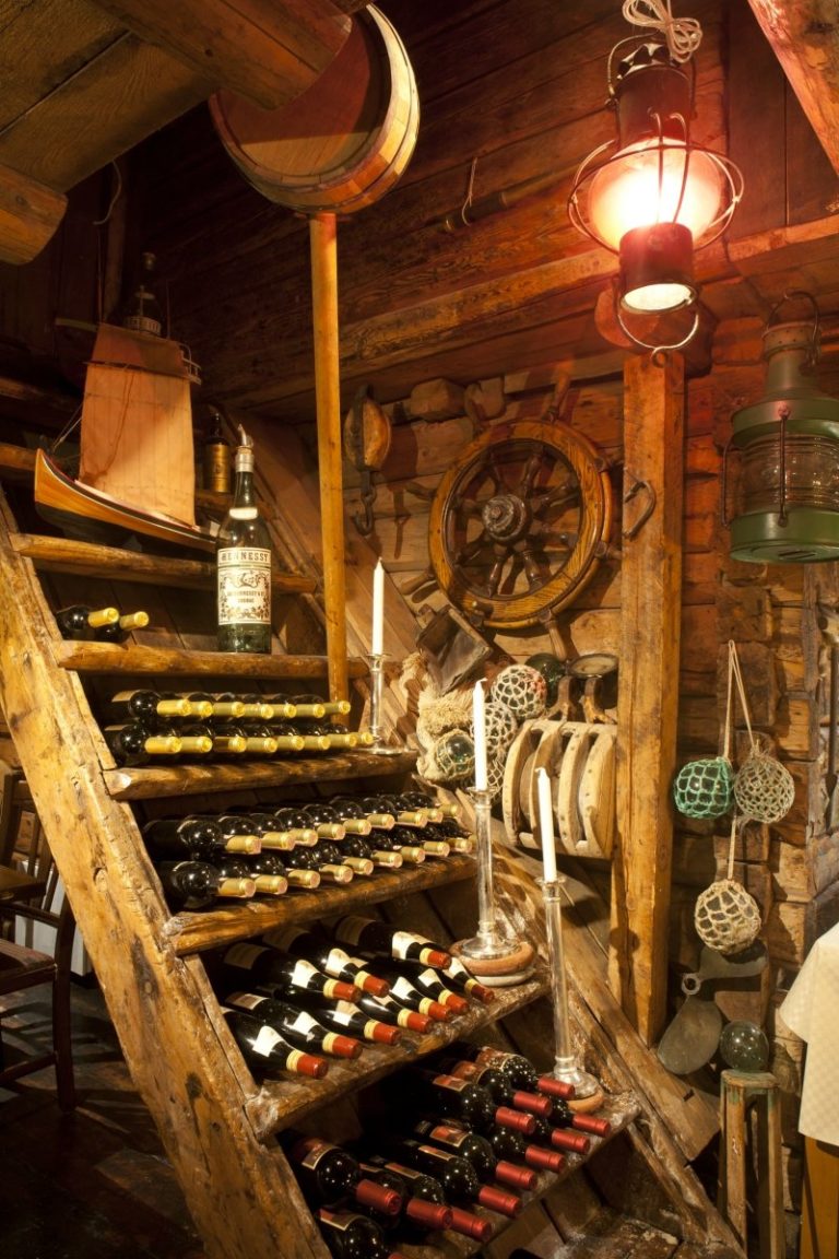 Fransk vin på nordnorsk grunn. Unnskyld, nordnorske planker © Johnny Mazilli