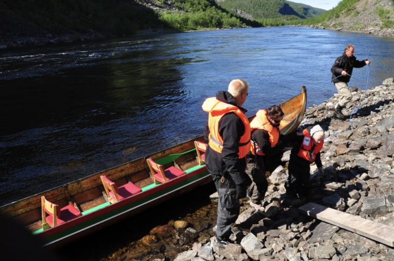 Øverst gikk vi en tur i land © Knut Hansvold