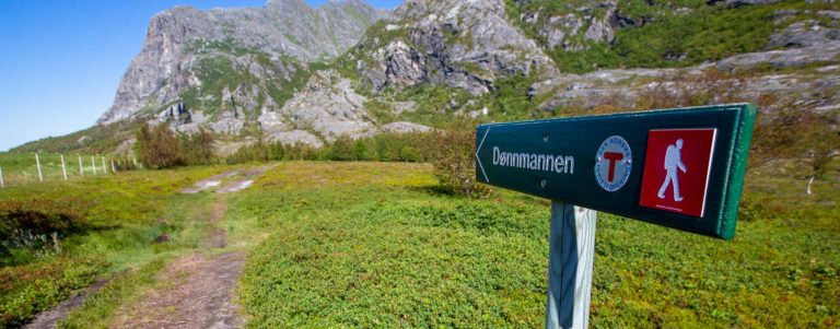 Det er tydelig skilting til toppen © Mats Hoel Johannessen