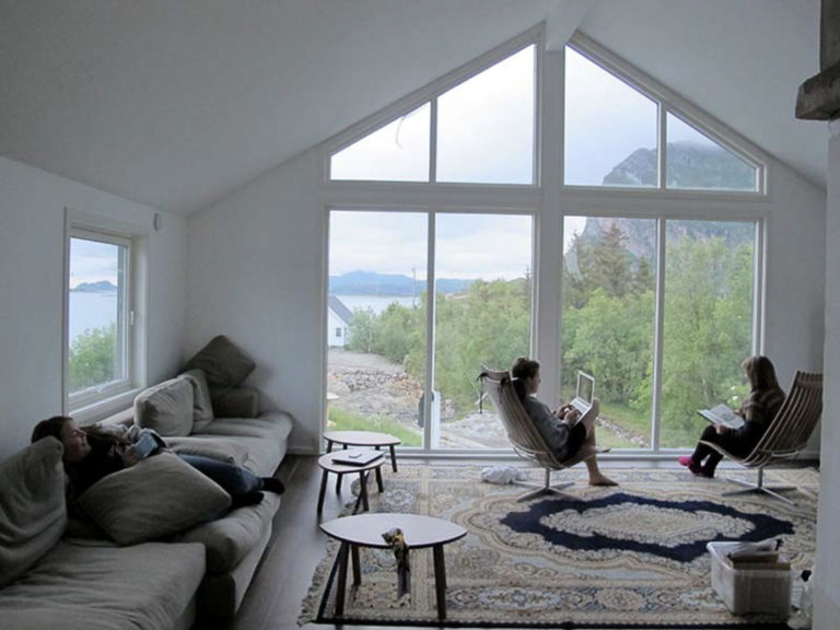 Stylish and modern relaxation lounge © Manshausen