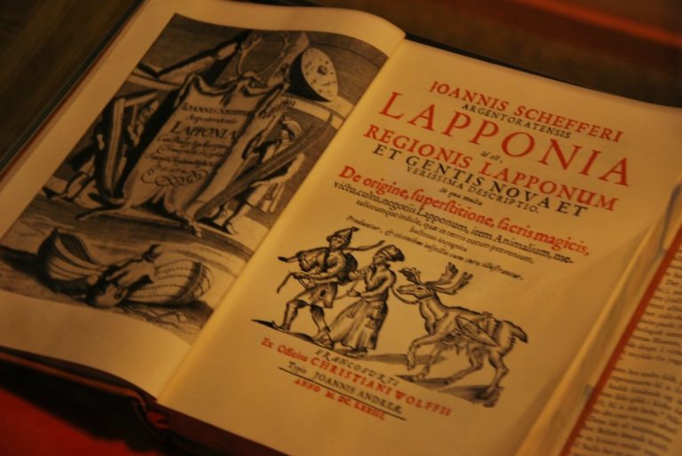 Old books at the local museum in Kautokeino. Photo: Knut Hansvold / nordnorge.dev09.dekodes.no