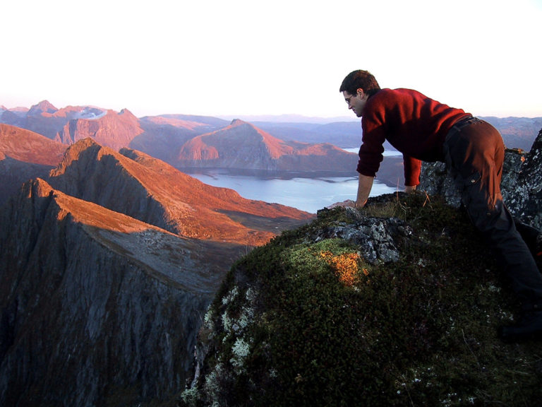 På Husfjellet i midnattssol © Reiner Schaufler