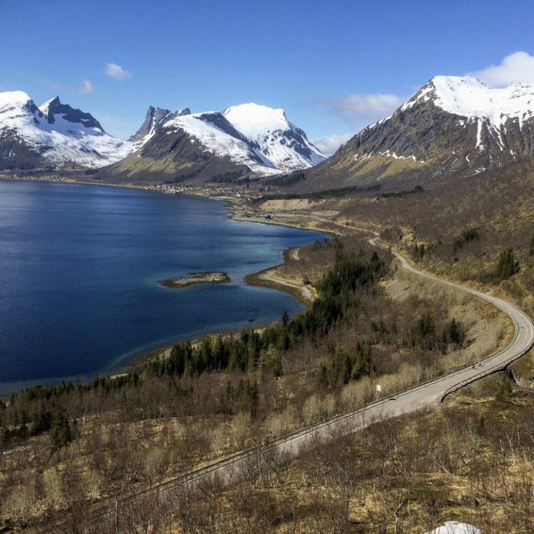 Heading along the Bergsfjorden © Knut Hansvold