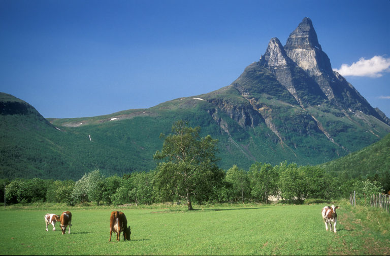 Mount Otertind in Storfjord © Bjarne Riesto riesto.no /www.nordnorge.com