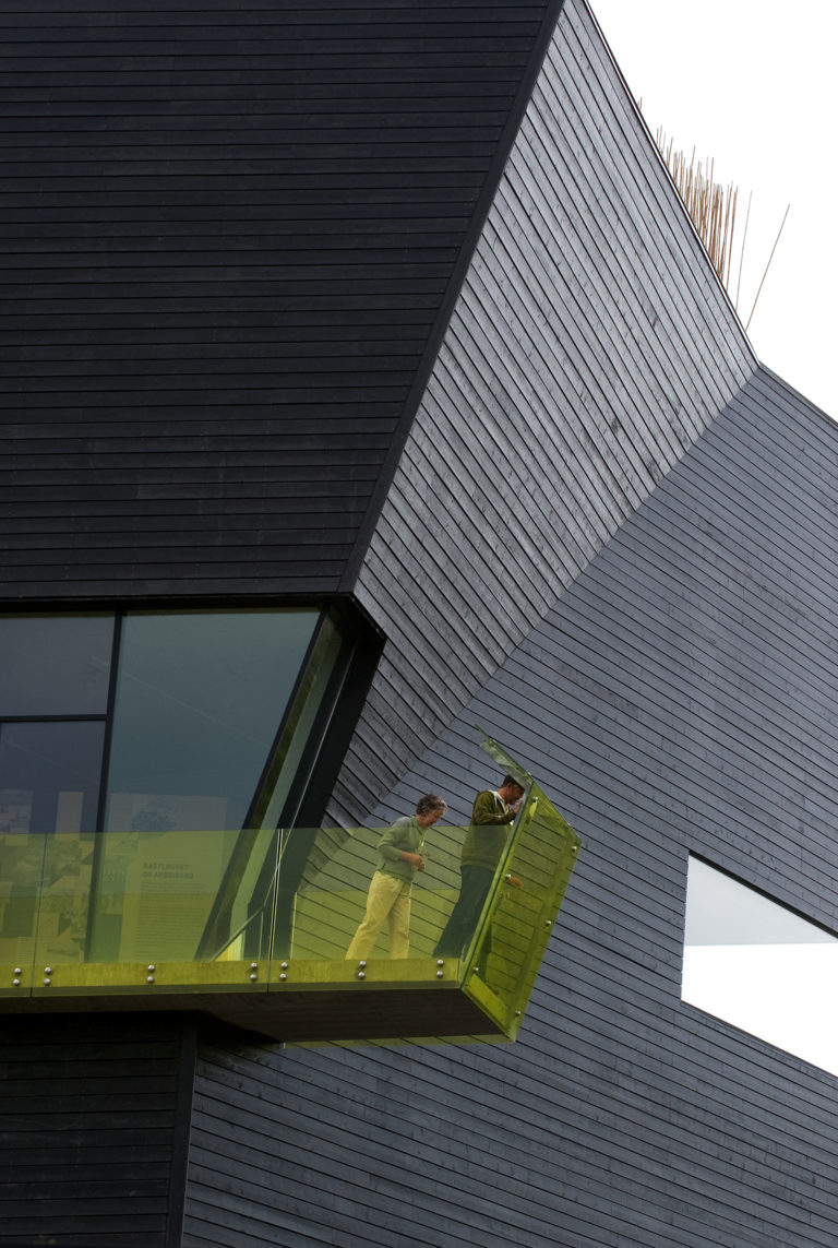 The yellow balcony represents jealosy at the Hamsun Centre © Ernst Furuhatt
