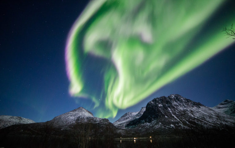 Nordlys ved Grøtfjorden ute på Kvaløya © William Copeland