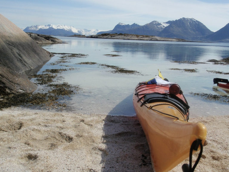 Make your kayak trip into a beach holiday © Rachael Knudson / Rocks and Rivers