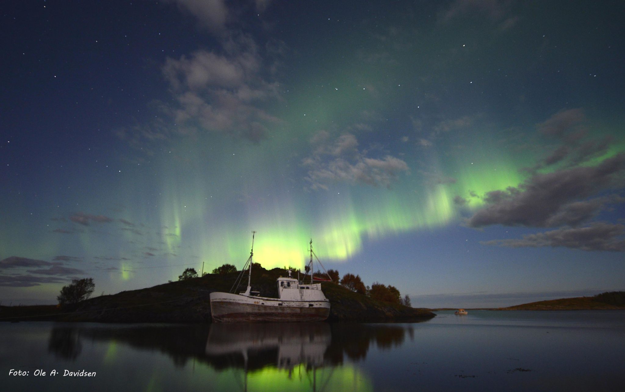 Nordlys senhøstes på Vega © Ole A. Davidsen