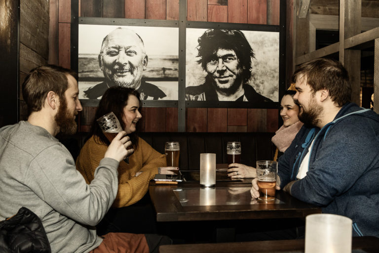 Plenty of good stories in Longyearbyen © Karlsberger Pub