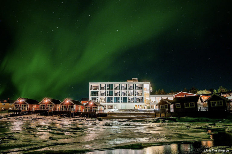 Når østavinden biter i kinnene og stjernene titter fram, kan det være ho Aurora avlegger visitt © Chris Martinussen