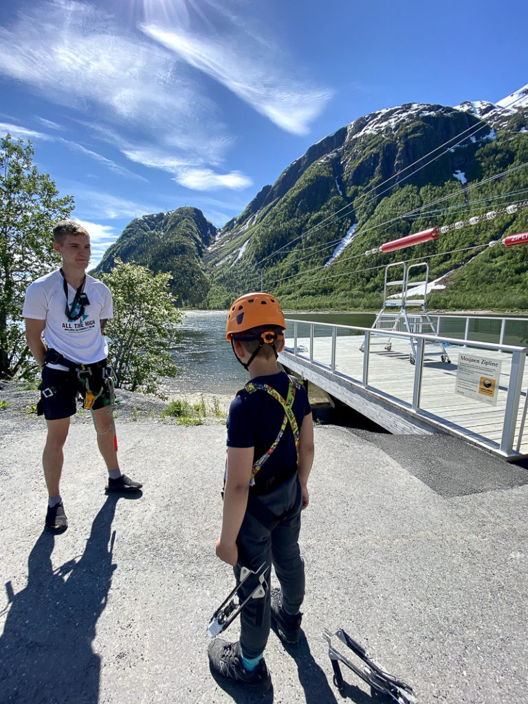 Er du klar for zip-line, løypestreng, over Vefsna? © Kathrine Sørgård 