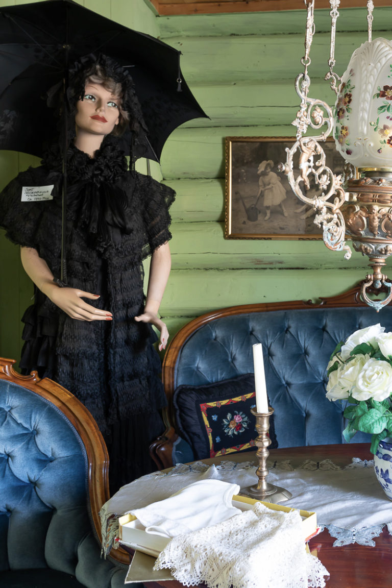 I det gamle stabburet er det utstillinger fra hotellets rike historie © Kathrine Sørgård