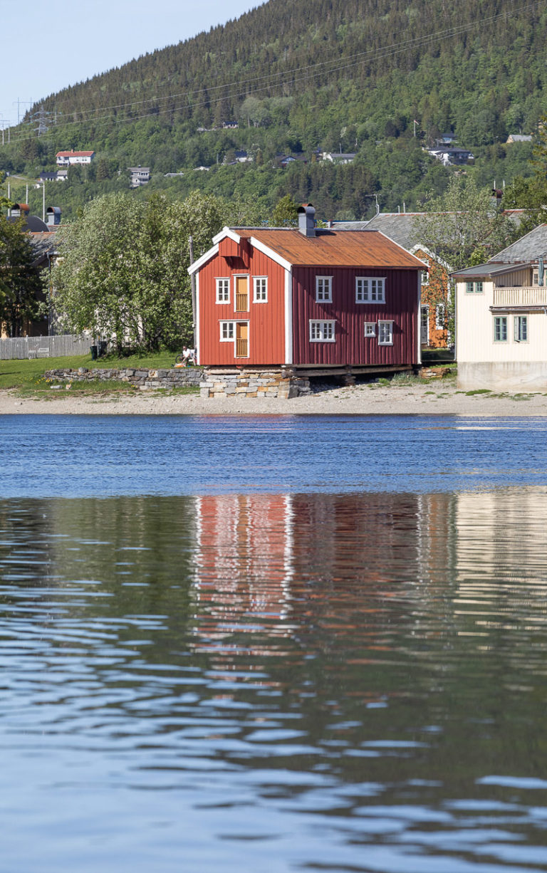 Rødmalt brygge. © Kathrine Sørgård