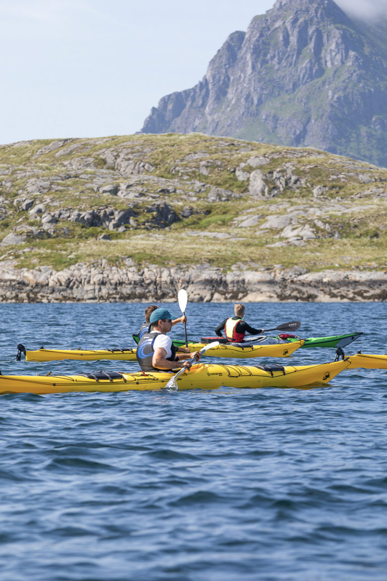 Vega er kajakkpadlerne havvåte drøm. Lei kajakk og utstyr, og bli med på guidet tur med Adventure Vega 
 © Kathrine Sørgård
