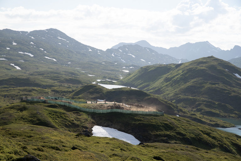 Gjerdet (innhengningen) i sommerlandet på Sievju (Seiland) © Marit Helene Eira