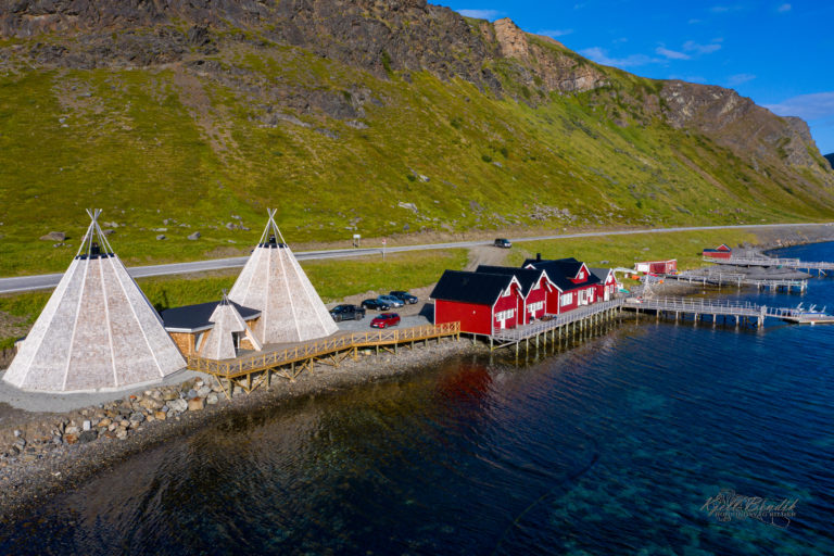 RIB-turen starter fra vårt opplevelsessenter i sentrum av Honningsvåg. Foto: 71-nord.no
