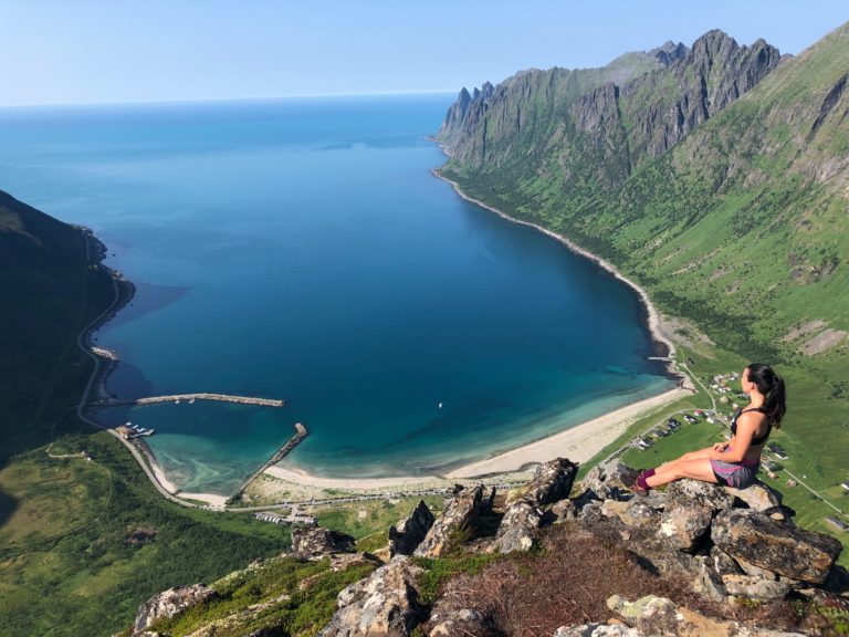Hatten på Ersfjordstranda. Foto: Visit senja region
