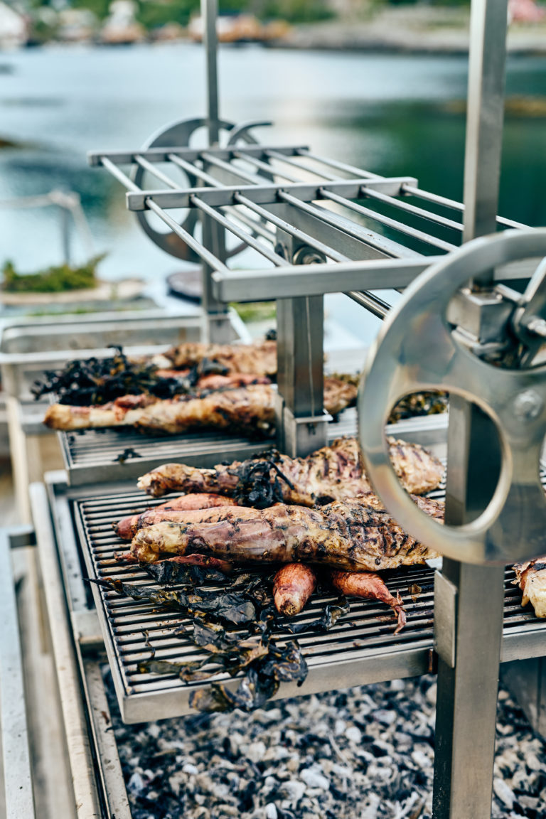 Outdoor griling. Photo: Holmen Lofoten