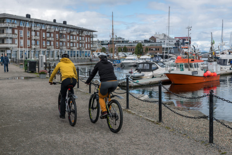 På kaipromenaden © Dag Roland /Visit Harstad