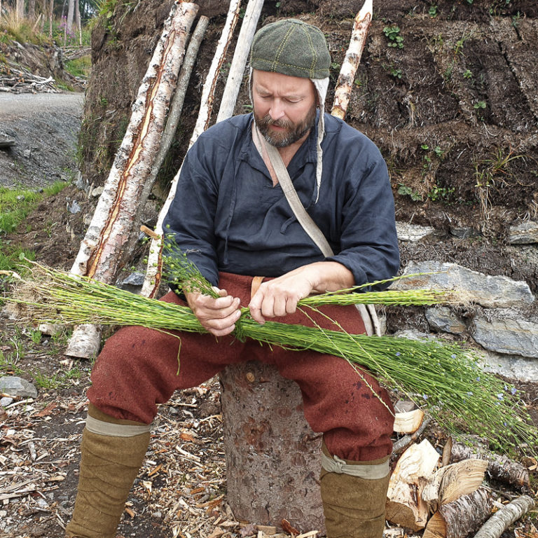 Mye jobb med lin © Sør-Troms museum