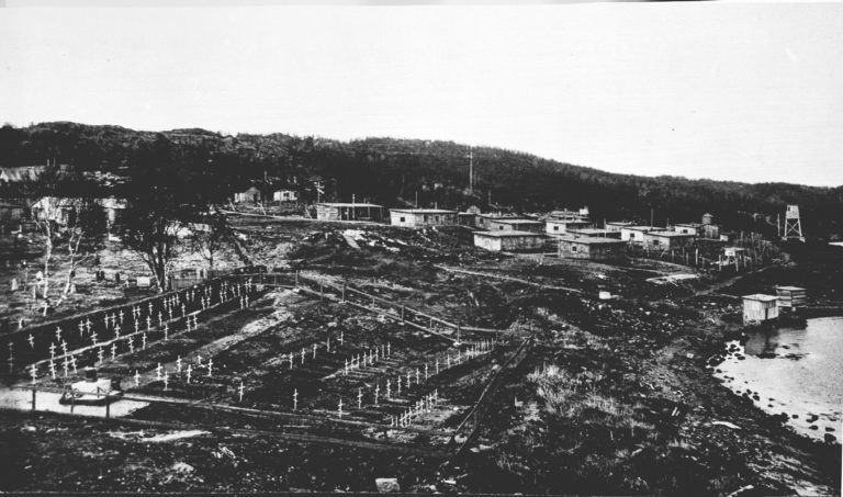 Kirkegården og leiren © Sør-Troms Museum