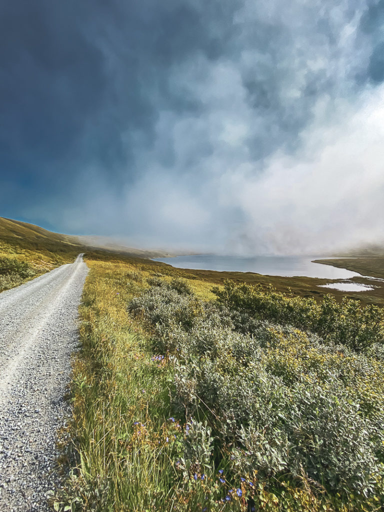 Heading across the island from Akkarfjord to Gamvik, from the leeward side to the windward side © Katelin Pell