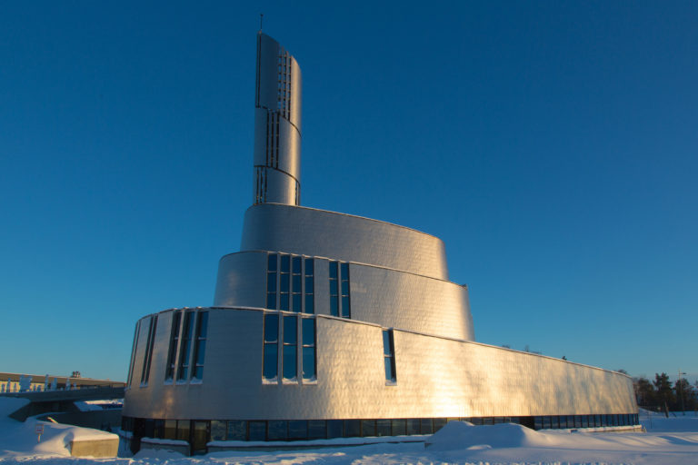 The winter sun renders the Northern Lights Cathedral golden © Konrad Konieczny