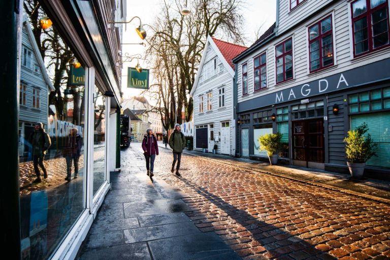 Winter sun in Old Bergen © Fredrikssonm