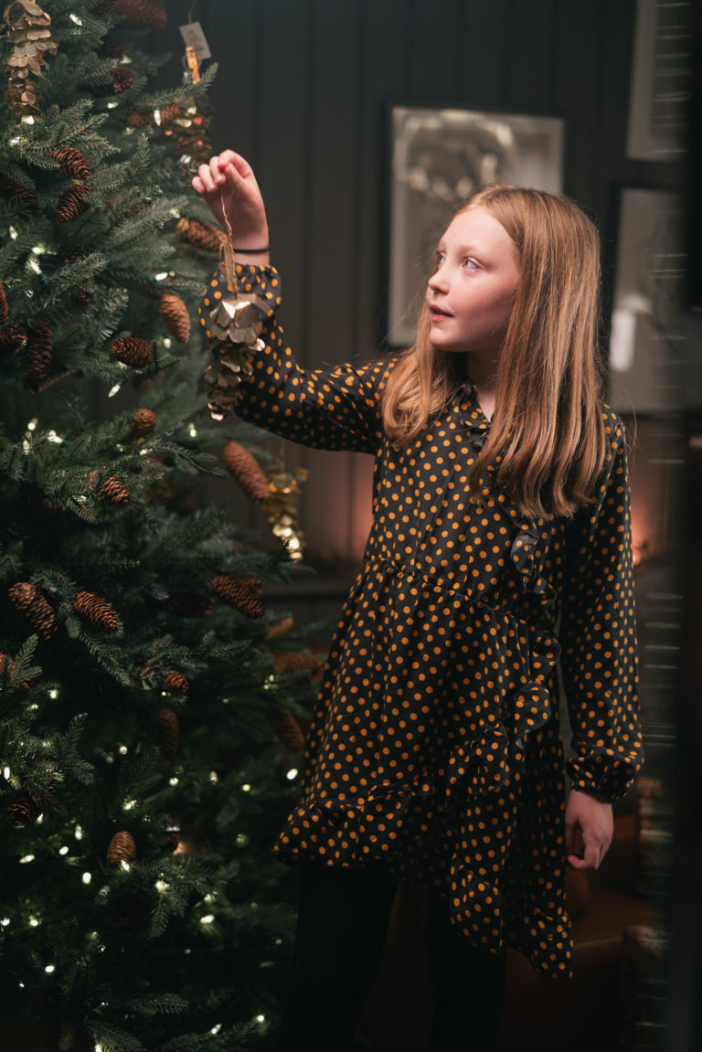 Can't resist touching the tree © Vegard Stien