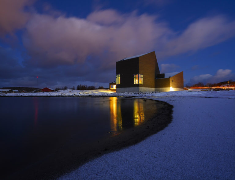 The Jekt Trade Museum in the blue hour © Ernst Furuhatt/Nordlandsmuseet