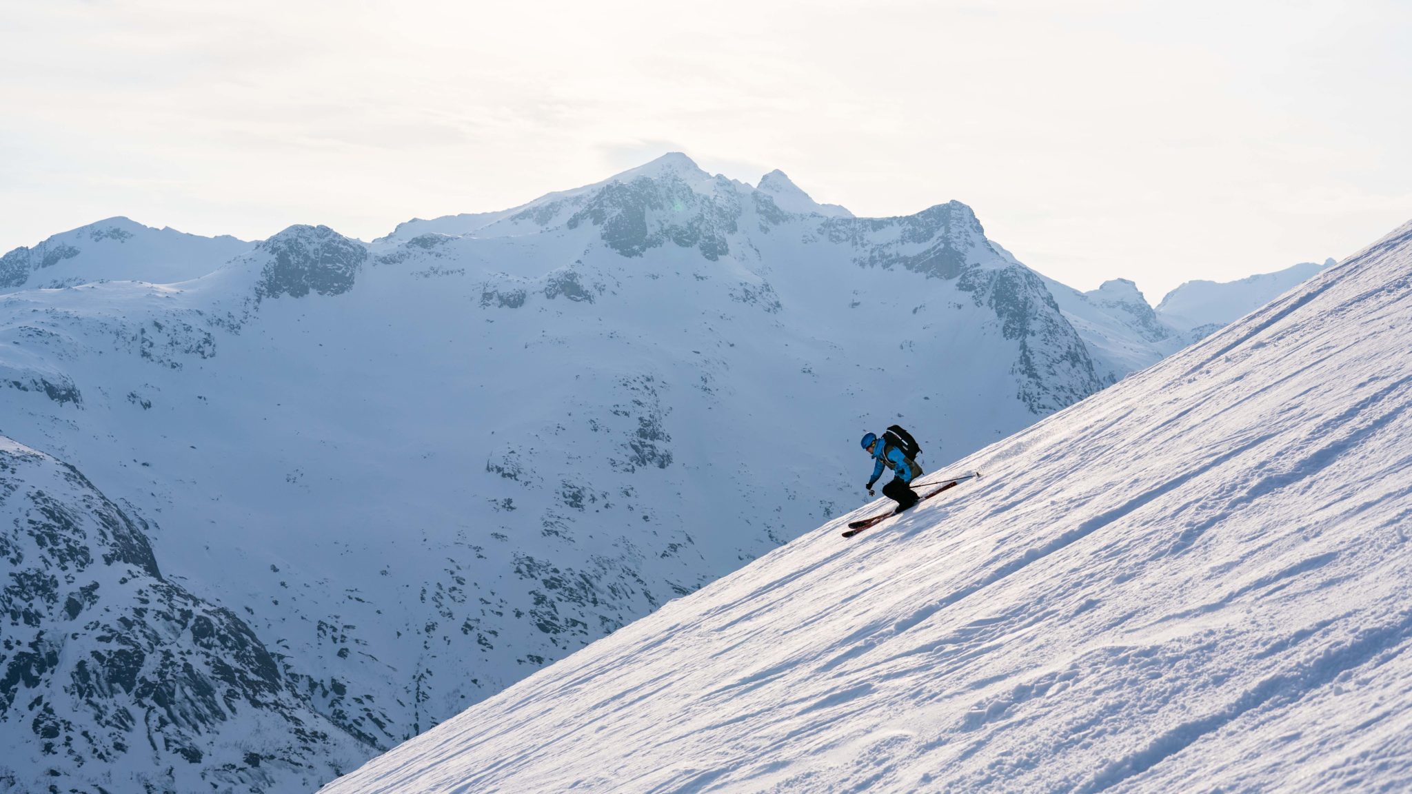 During a ski holiday in Troms you can ski big mountains, entertaining forest and everything in between. Photo: Lars Petter Jonassen / nordnorge.dev09.dekodes.no