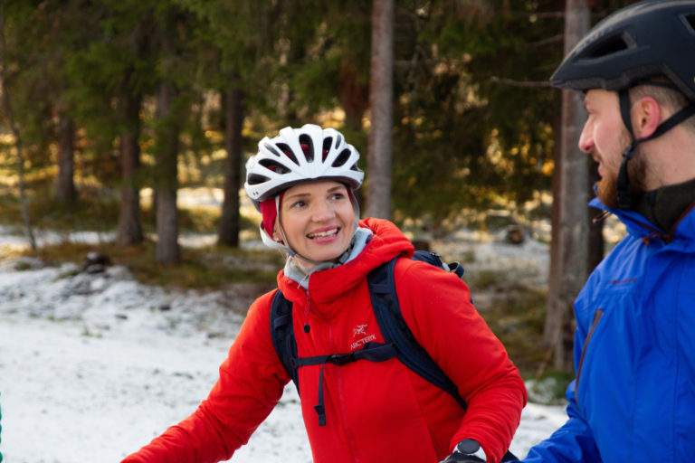 Hiking with e-bikes © Junit Weber