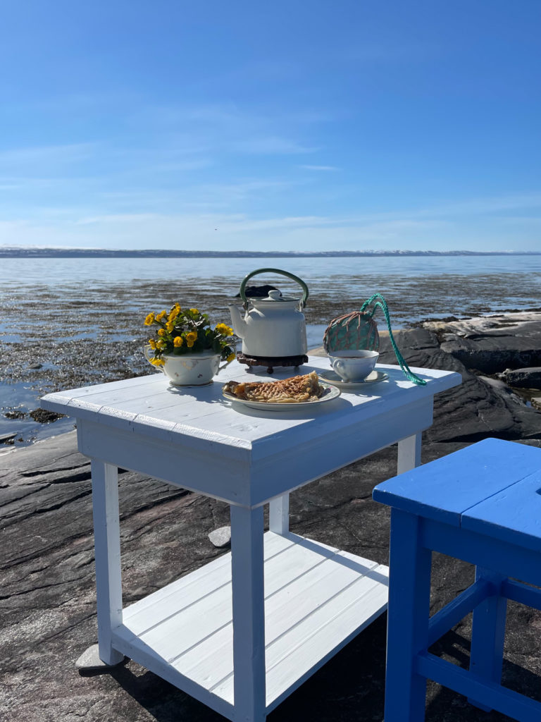 Summer bliss with waffles © Tamsøya