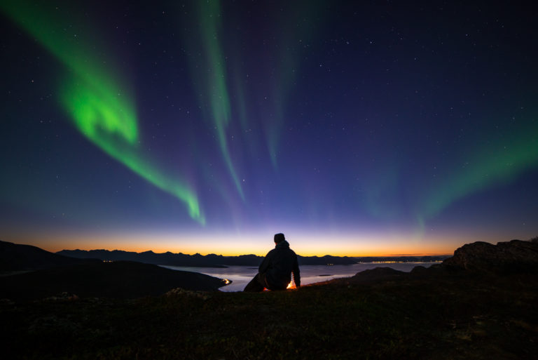 Northern Lights towards the sunset © Elisabeth Paulsen