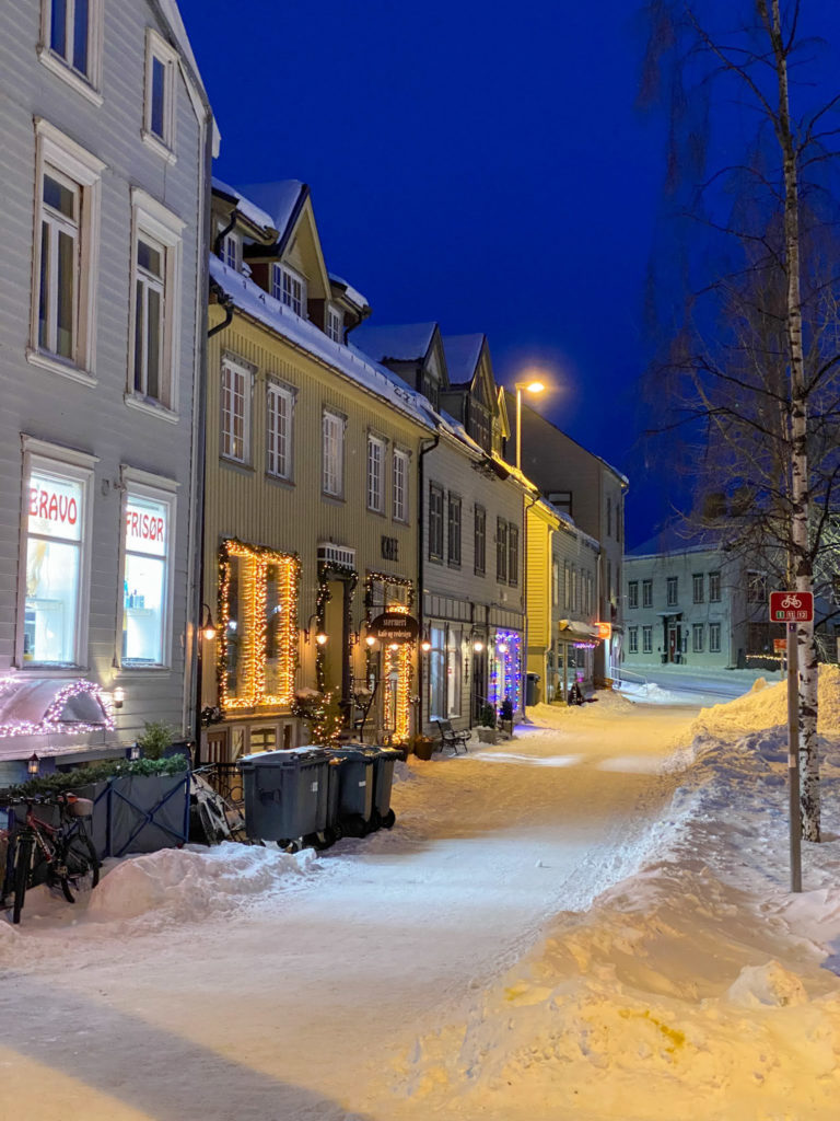 The house row along the Ingvald Jaklins plass square © Knut Hansvold
