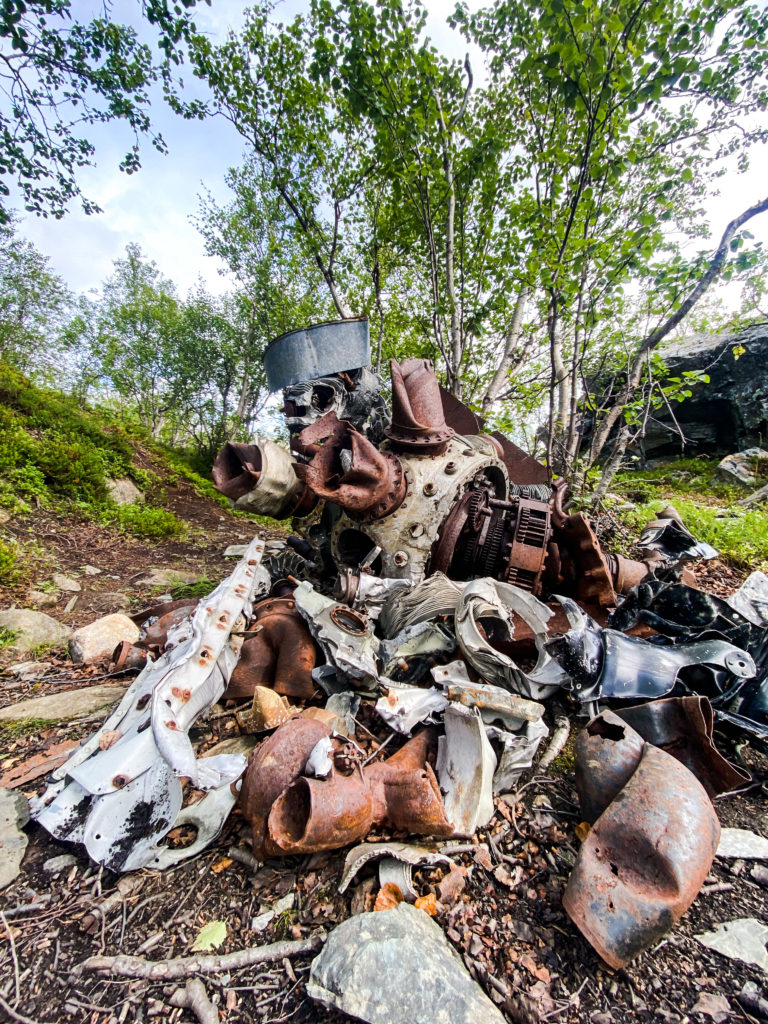 Ruins on the path to Sakkobadne © Katelin Pell