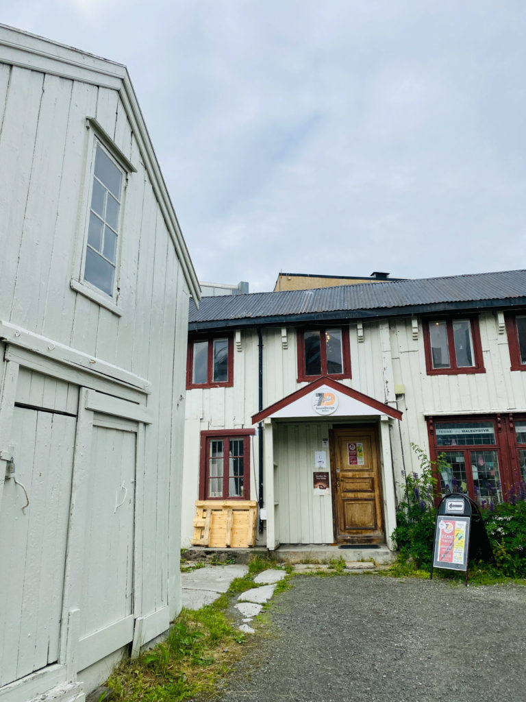 Backyard in the Strandgate quarter, displaying decay and beauty © Knut Hansvold