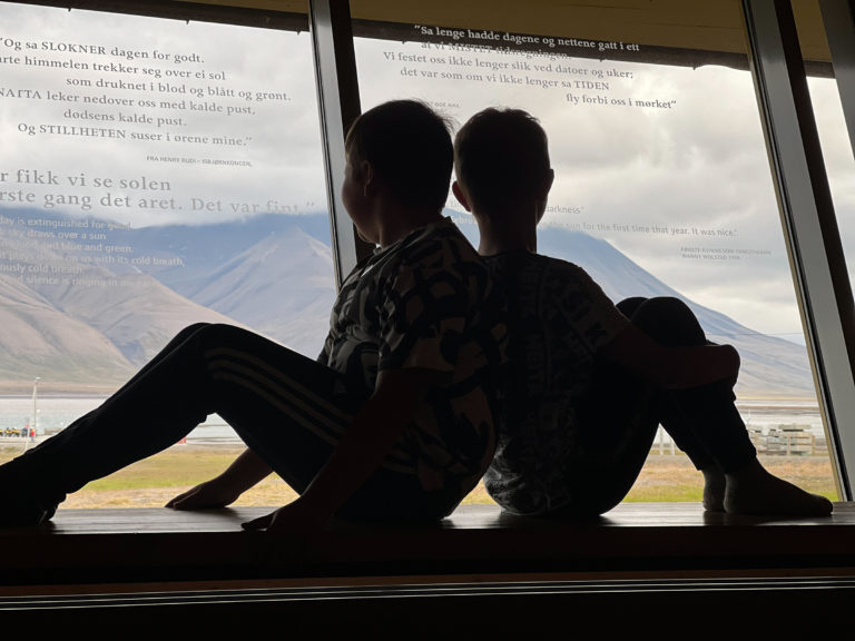 Poesi og utsikt © Hege Anita Eilertsen/Svalbard museum 